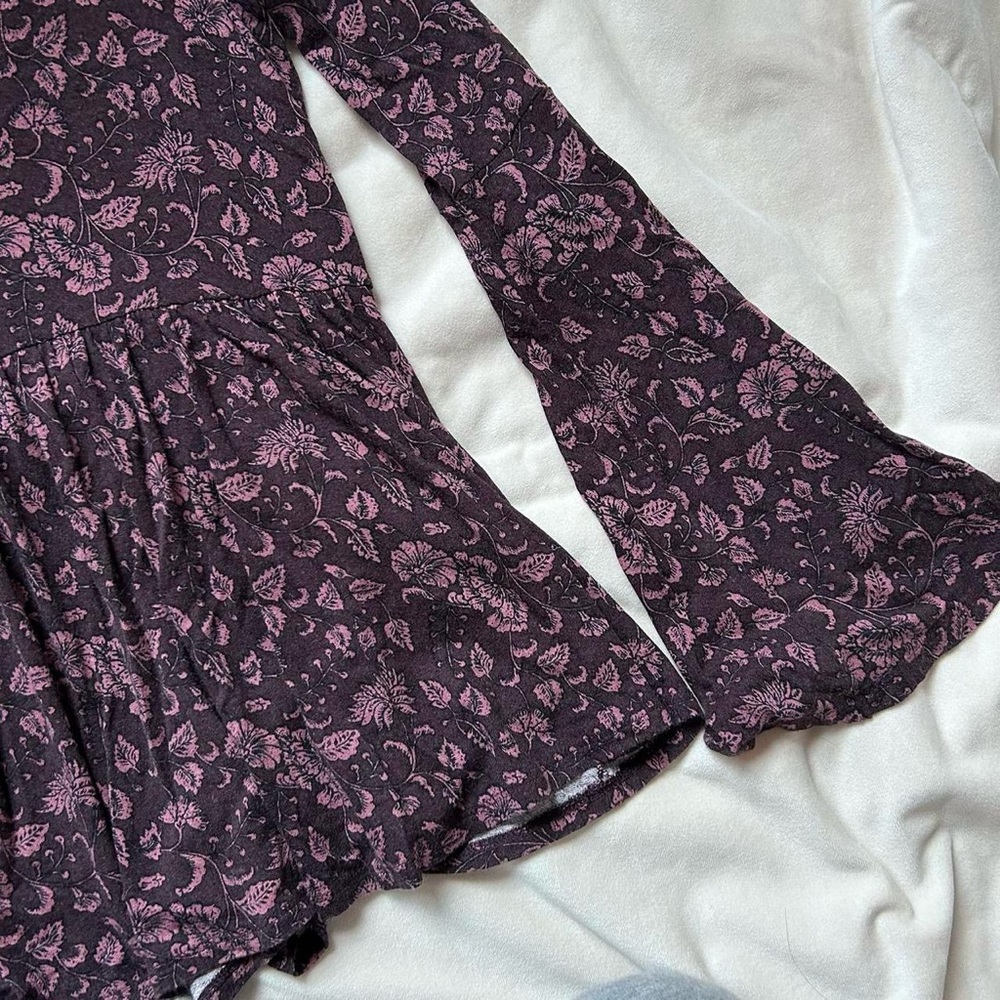 AE Blouse - Picture 3 of 7